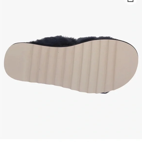 Koolaburra by UGG Women's Fuzz-ee Flat Sandal - Picture 4 of 6